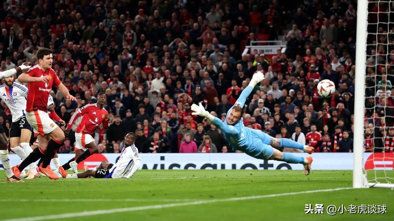 包含里昂坚守主场，成功击败强敌的词条