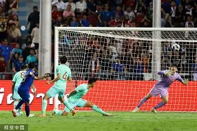 关于不莱梅客场逆转,取得一场关键胜利保住榜首位置的信息 关于不莱梅客场逆转,取得一场关键胜利保住榜首位置的信息