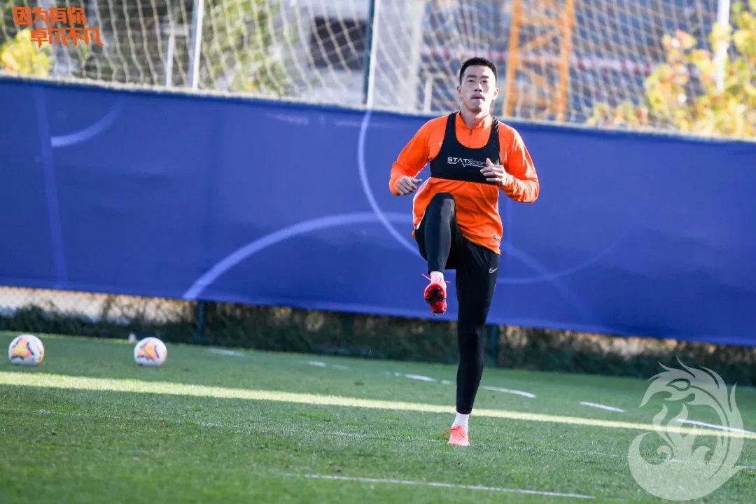 aoa体育娱乐-恩菲尔德外援训练状态火热，世俱杯淘汰赛关键战的简单介绍