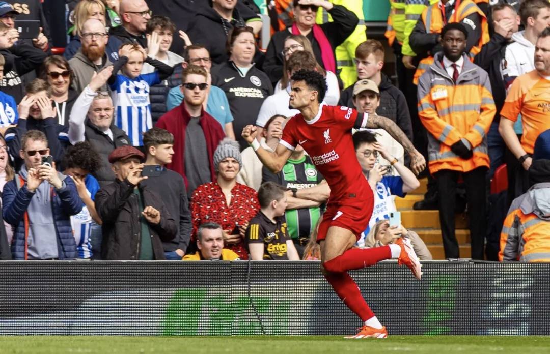 关于利物浦球迷现场助威,激发球队夺冠斗志的信息 关于利物浦球迷现场助威,激发球队夺冠斗志的信息