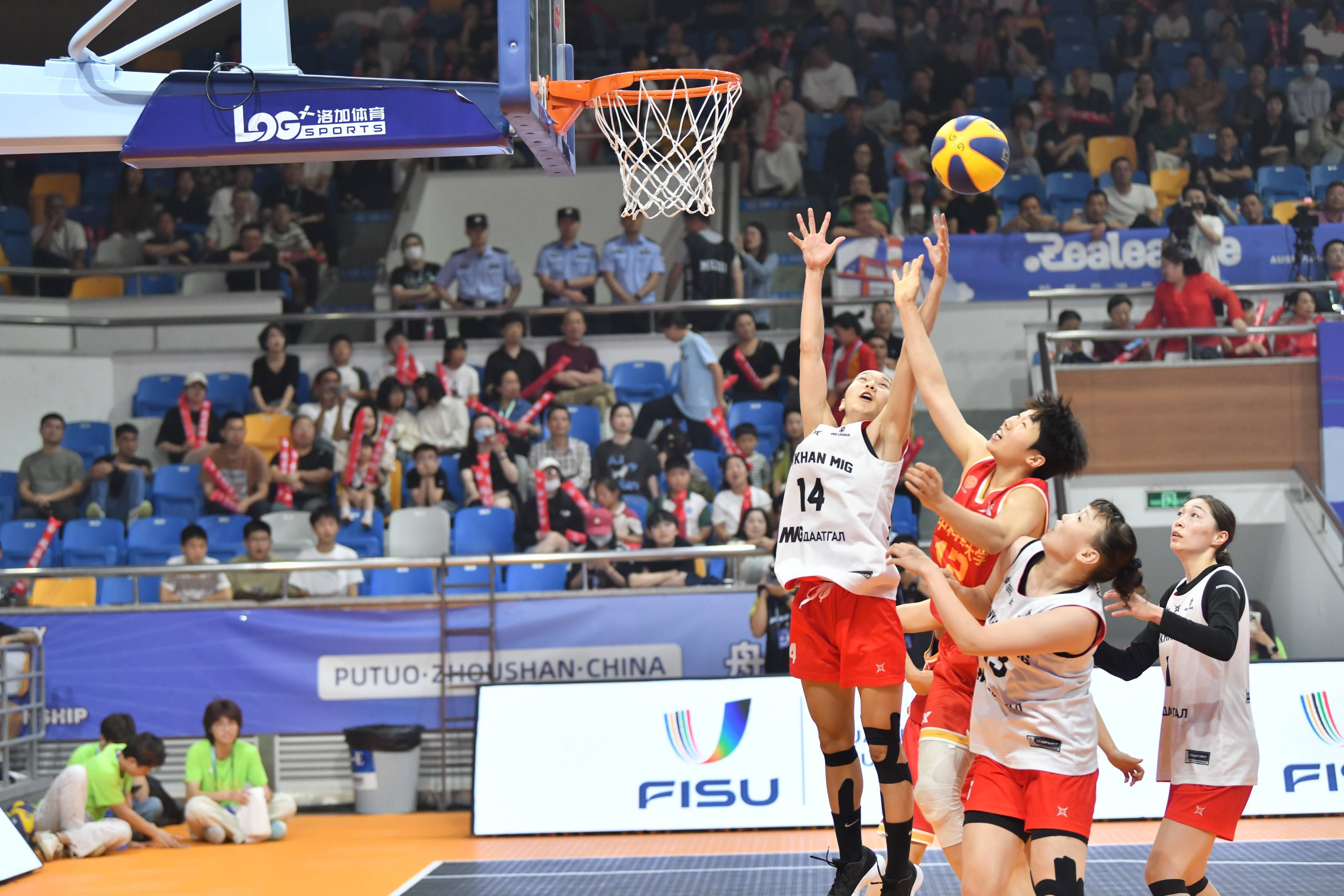 上海队在全国篮球锦标赛中打出封盖,被誉为全场沸腾的简单介绍 上海队在全国篮球锦标赛中打出封盖,被誉为全场沸腾的简单介绍