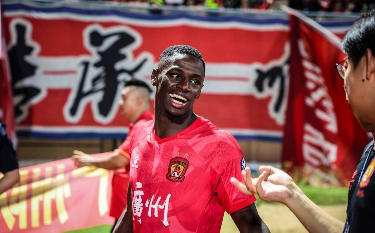 aoa体育教练-包含广州队成为本场最大亮点，中超瞬间破防，救主的词条