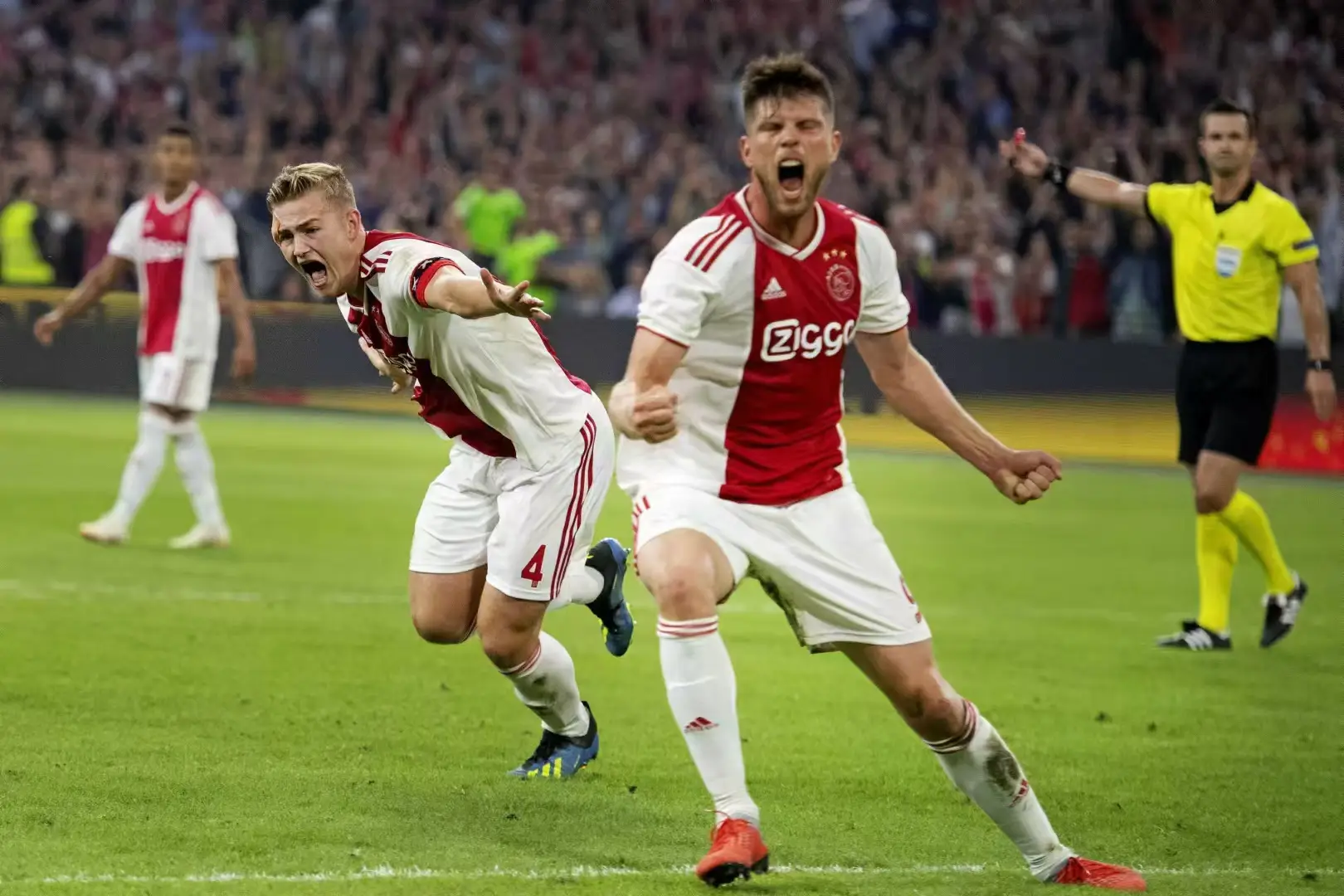 阿贾克斯集团队守住了胜利的荣光的简单介绍 阿贾克斯集团队守住了胜利的荣光的简单介绍