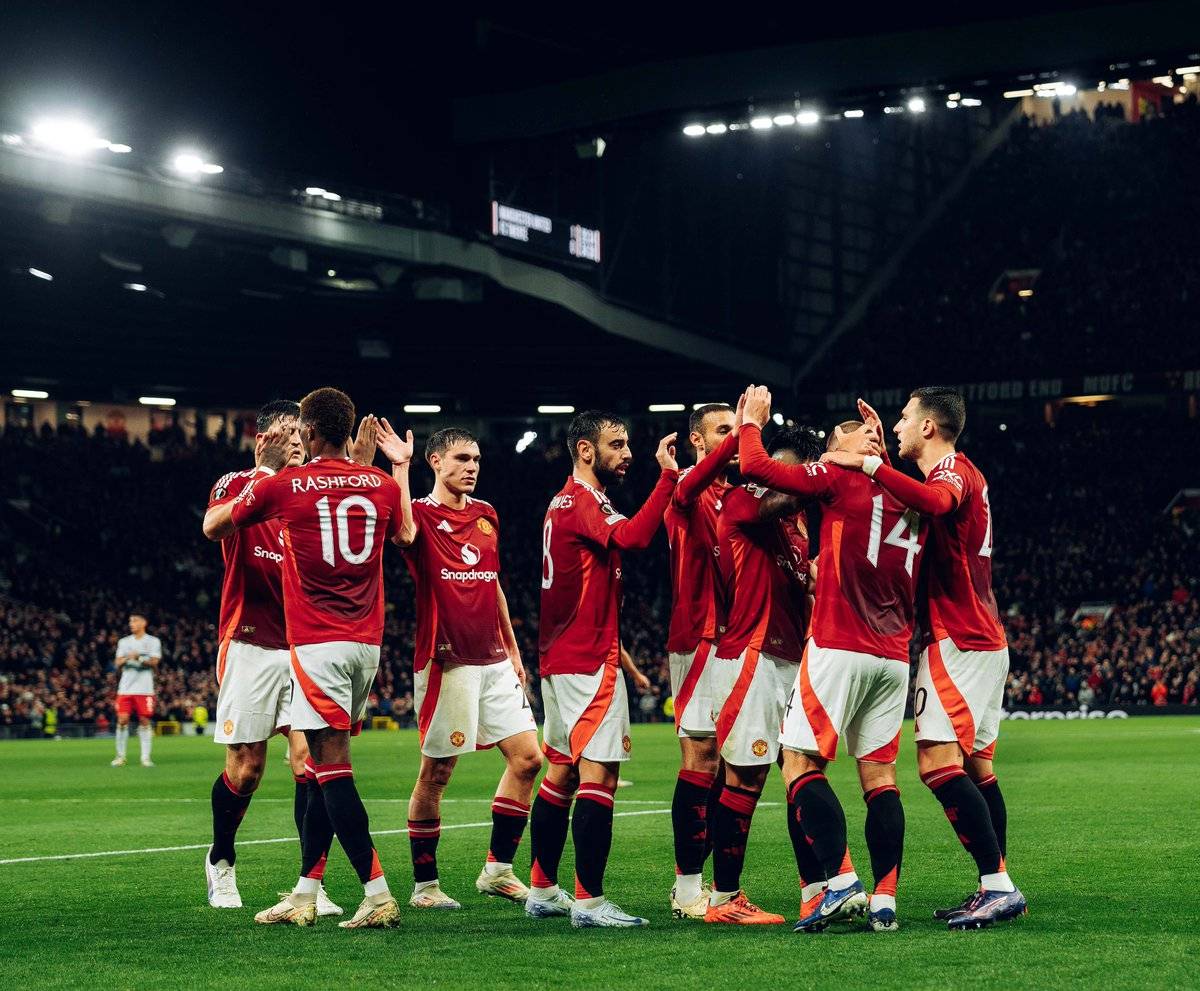 曼联主帅变阵大放权,助球队重拾胜利 曼联主帅变阵大放权,助球队重拾胜利