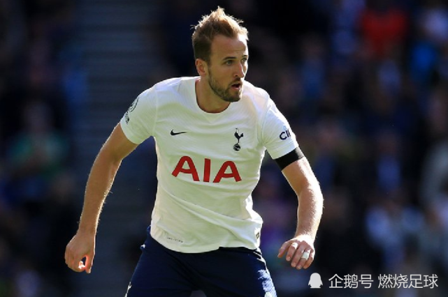 中路独造进球奇迹,成为全场焦点 中路独造进球奇迹,成为全场焦点