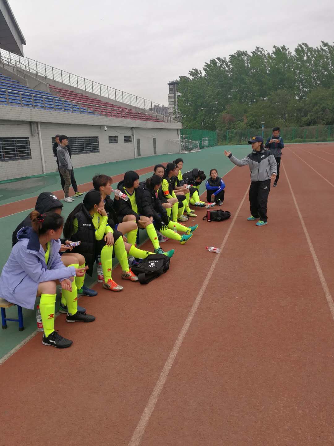 新赛季启动,球队大胜开门红,教练组备战严谨的简单介绍 新赛季启动,球队大胜开门红,教练组备战严谨的简单介绍