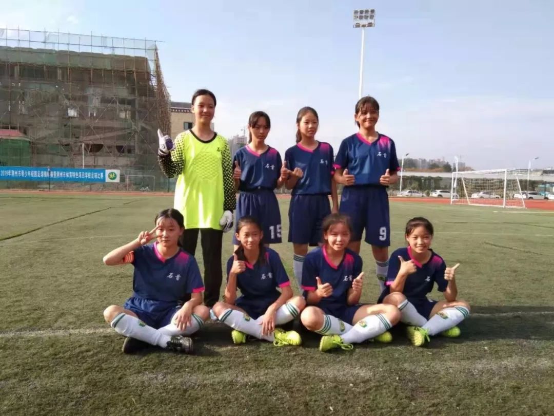 女性足球球员青春飞扬,力争胜利的简单介绍 女性足球球员青春飞扬,力争胜利的简单介绍