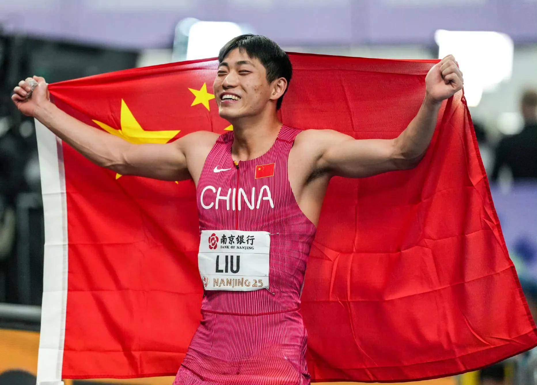 田径全运会冠军争夺激烈,各项目选手展现顶尖水平 田径全运会冠军争夺激烈,各项目选手展现顶尖水平