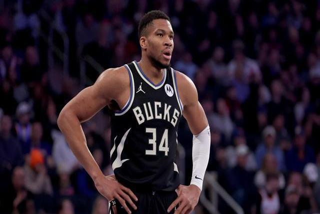 雄鹿逆转灰熊,米德尔顿爆发砍下分 雄鹿逆转灰熊,米德尔顿爆发砍下分