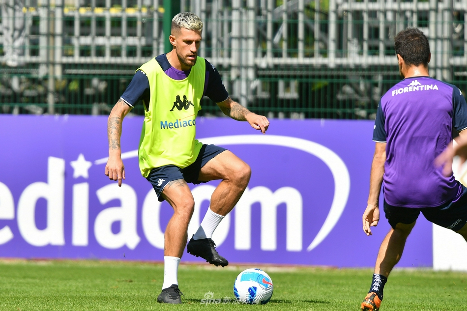 佛罗伦萨新援融入情况良好,有望提升球队实力 佛罗伦萨新援融入情况良好,有望提升球队实力