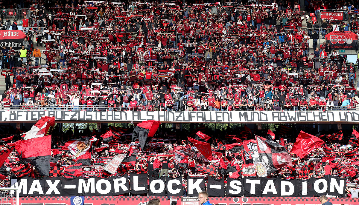 埃弗顿主场告捷，雷丁惊险摆脱降级区