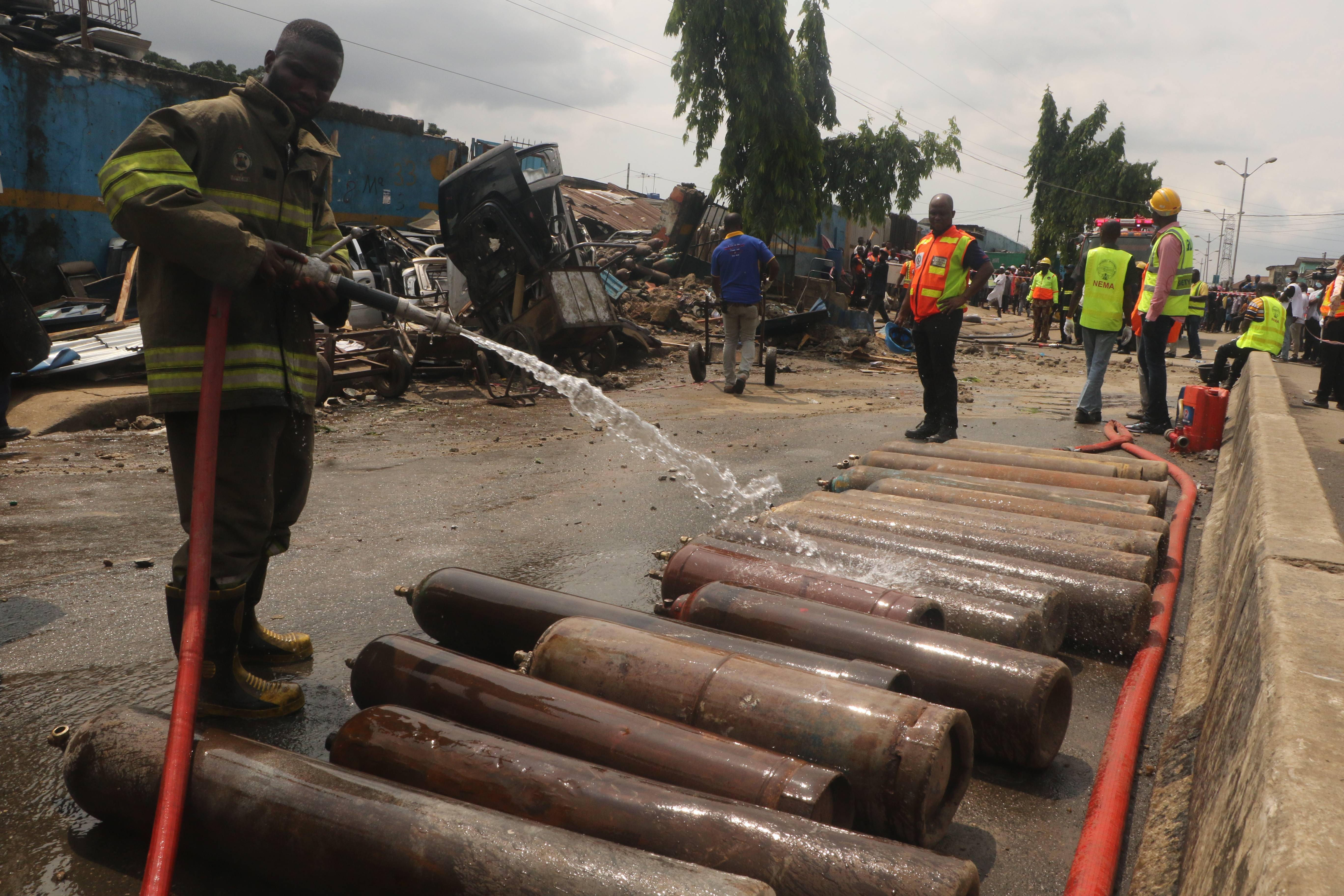 尼日利亚队在拉各斯击败韩国队,晋级八强 尼日利亚队在拉各斯击败韩国队,晋级八强