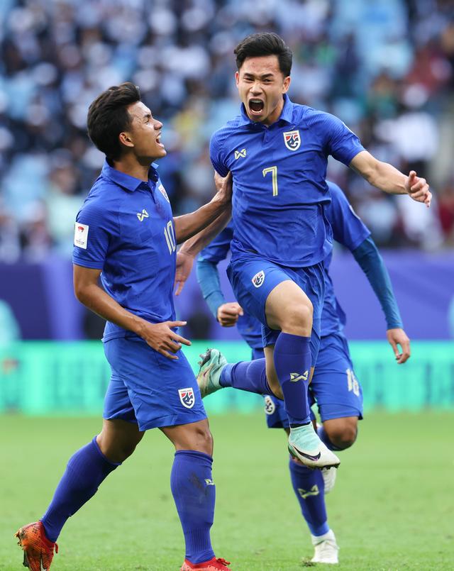 尼日利亚队在拉各斯击败韩国队,晋级八强 尼日利亚队在拉各斯击败韩国队,晋级八强