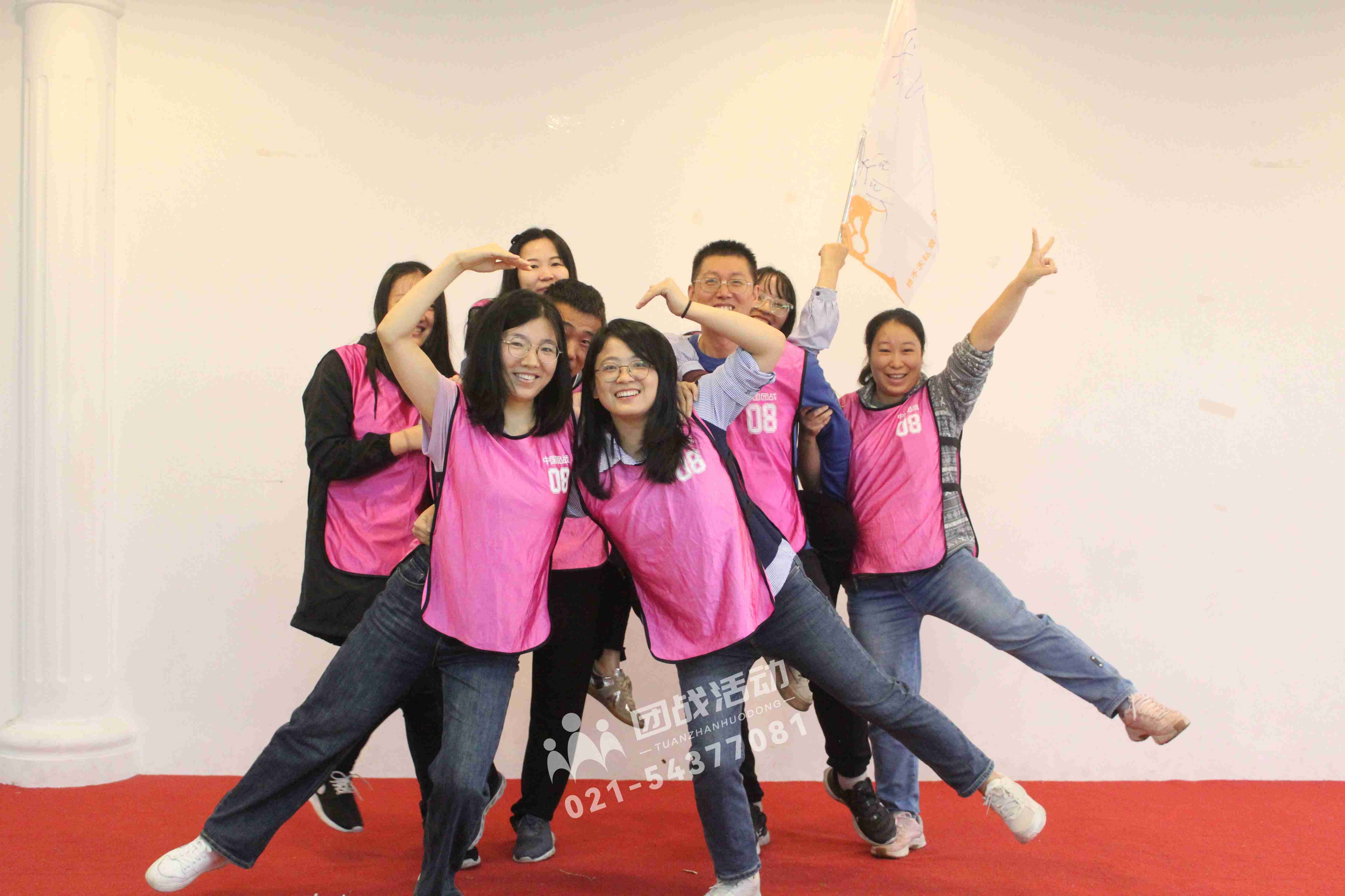 激动人心的一幕,球队展现出超凡的团队合作 激动人心的一幕,球队展现出超凡的团队合作