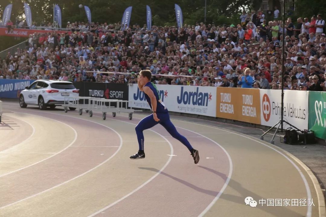 芬兰田径选手夺冠引发国内欢呼 芬兰田径选手夺冠引发国内欢呼
