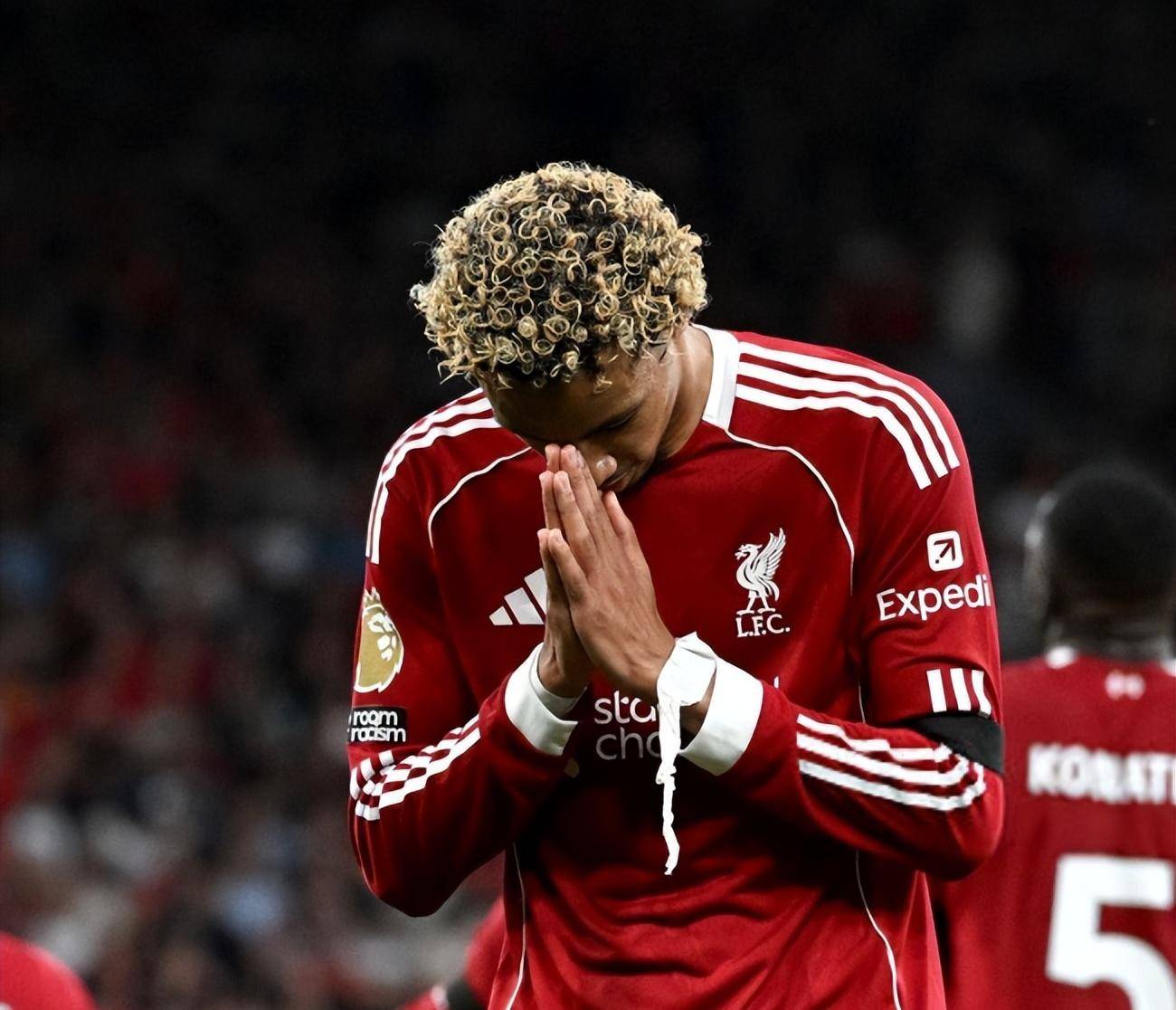 利物浦后防再次崩盘,英超夺冠压力倍增! 利物浦后防再次崩盘,英超夺冠压力倍增!