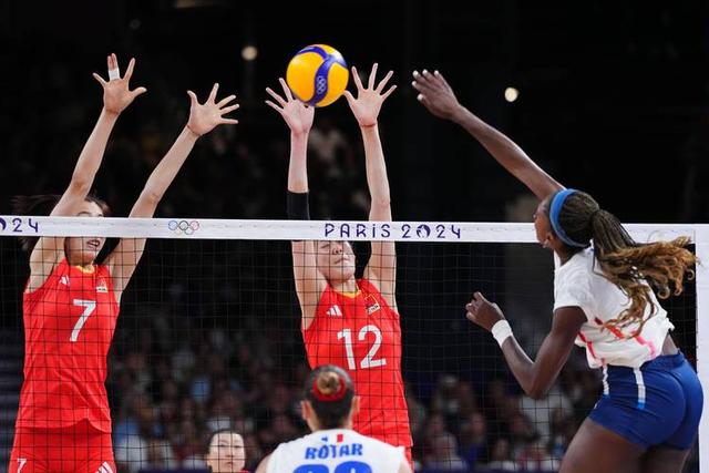 比赛过程紧张激烈,球队险胜对手 比赛过程紧张激烈,球队险胜对手