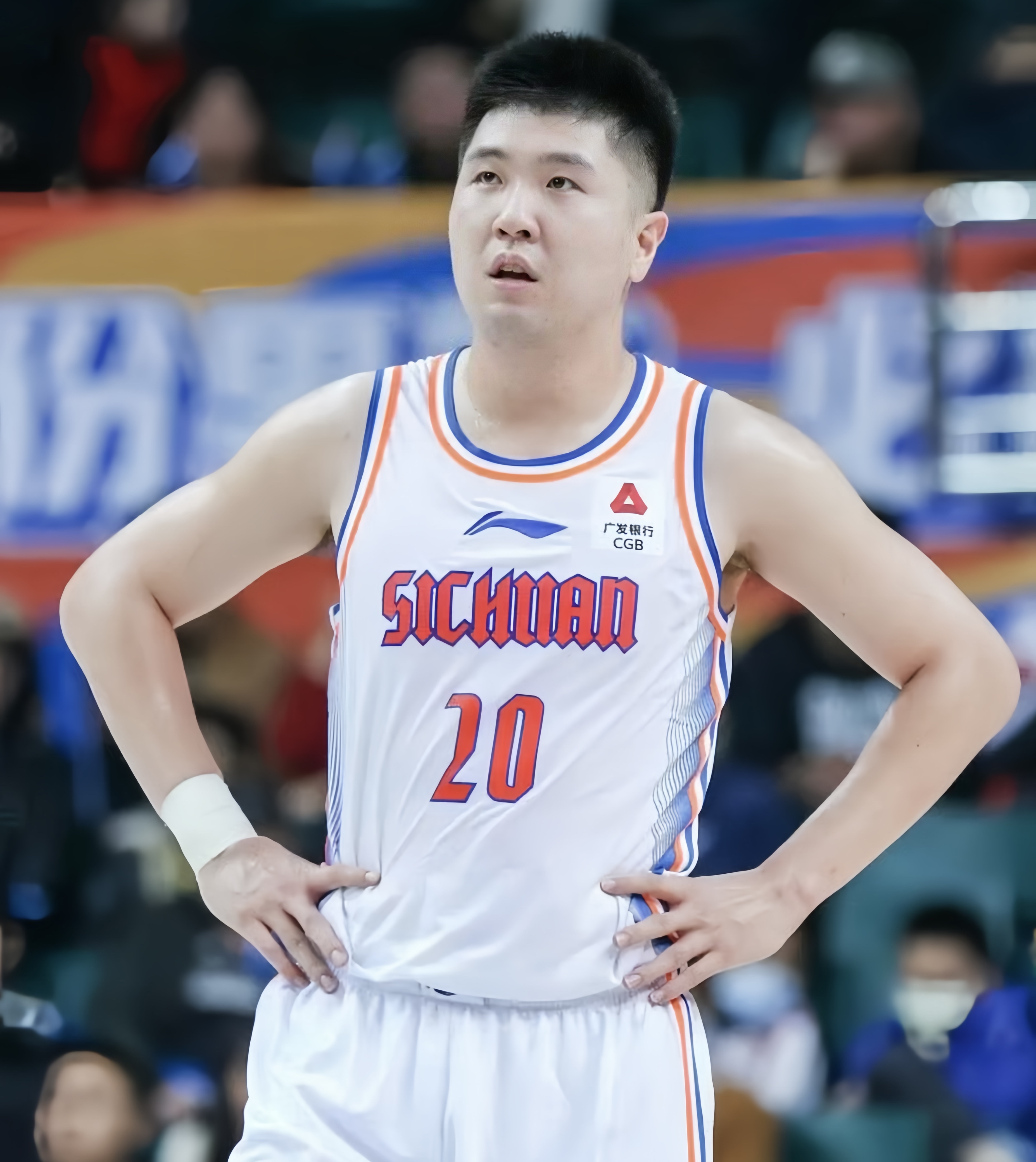 aoa体育馆-新疆男篮主场输给山东队，连败局势难挽回！的简单介绍