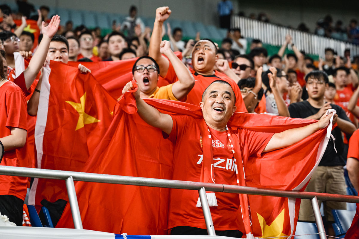 韩国运动员表现抢眼,赢得观众喝彩 韩国运动员表现抢眼,赢得观众喝彩