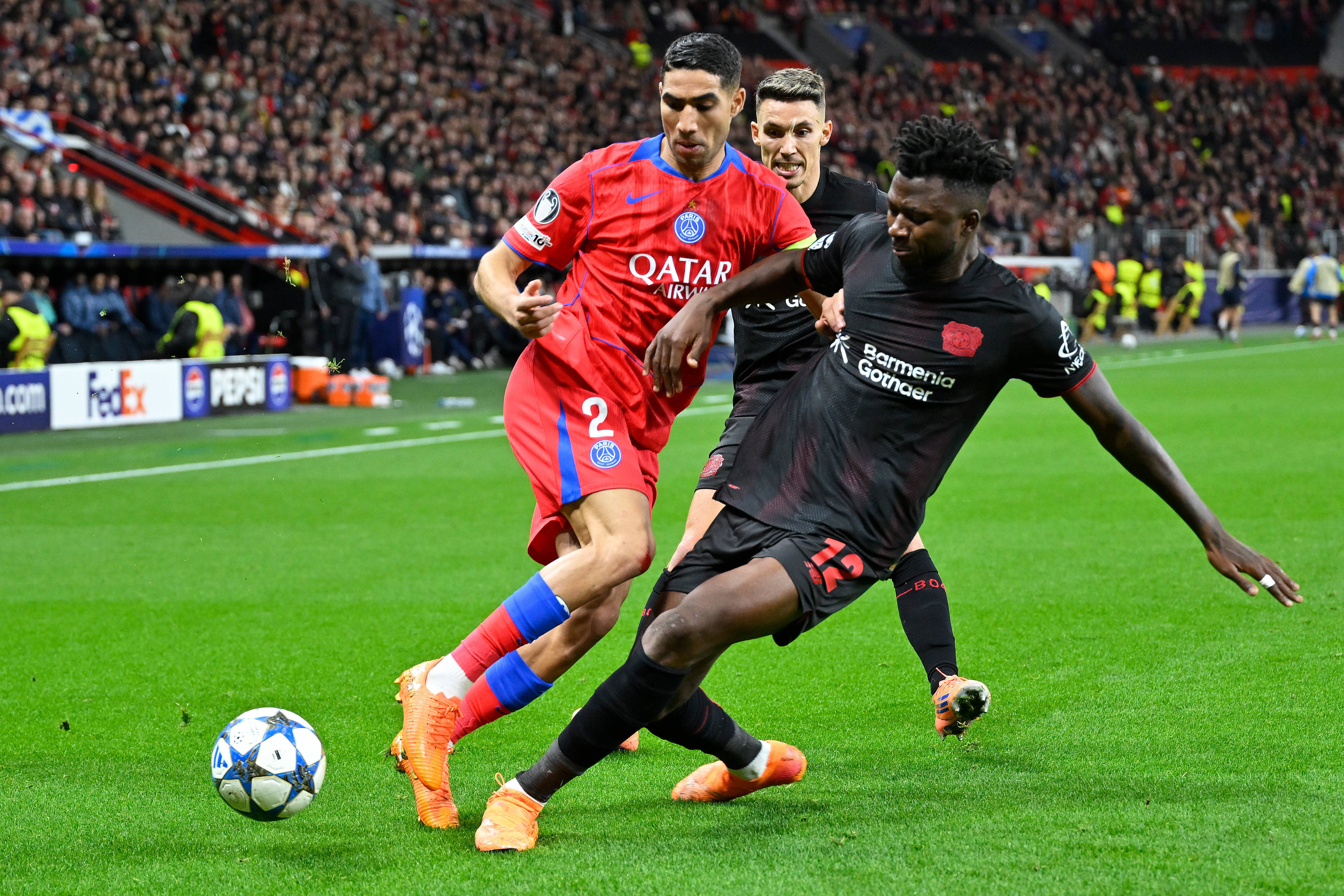 aoa体育-勒沃库森球员在比赛中表现得越来越出色